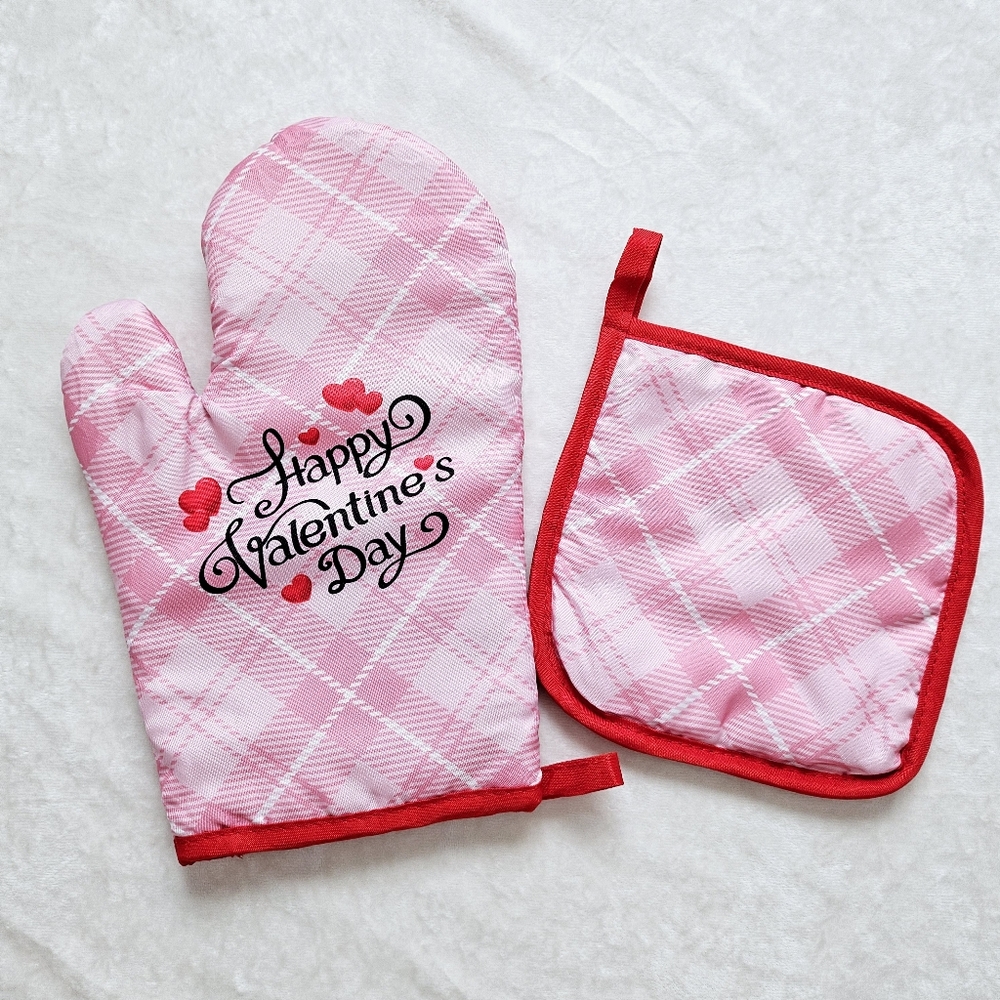 ❤️Pink Valentine's Day Oven Mitt and Pot Holder Set